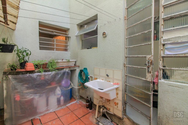 Imagem Imóvel com 2 Quartos à Venda, 47 m² em Cristal - Porto Alegre Imagem Imóvel com 2 Quartos à Venda, 47 m² em Cristal - Porto Alegre