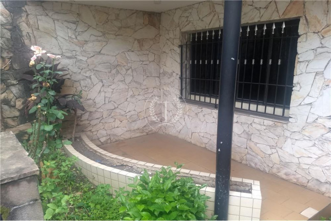 Imagem Casa com 5 Quartos à Venda, 230 m² em Vila São José - São Paulo