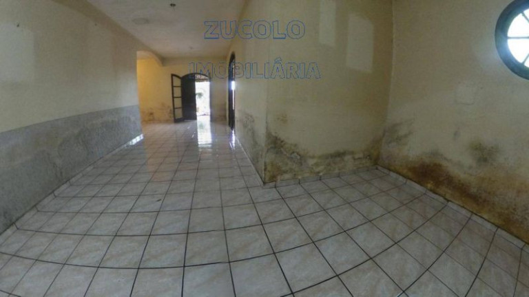 Imagem Casa com 1 Quarto à Venda, 800 m² Imagem Casa com 1 Quarto à Venda, 800 m²