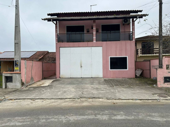 Casa à Venda,  em Centro - Balneário Barra Do Sul