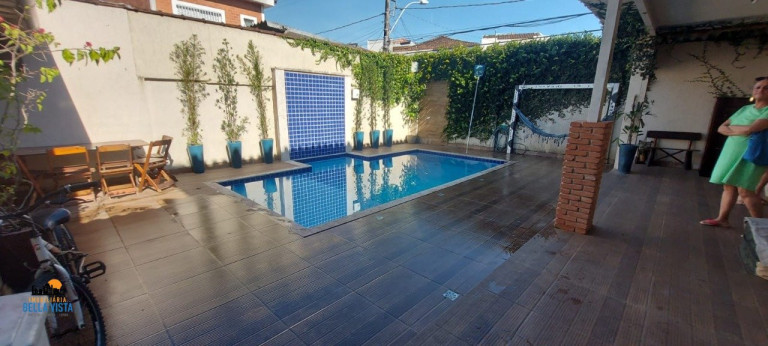 Sobrado com 4 Quartos à Venda, 242 m² em Centro - São  Vicente
