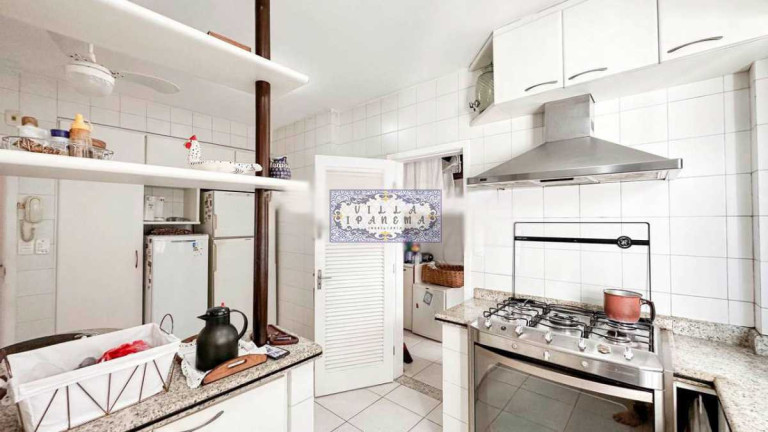 Imagem Apartamento com 4 Quartos à Venda, 161 m² em Lagoa - Rio De Janeiro Imagem Apartamento com 4 Quartos à Venda, 161 m² em Lagoa - Rio De Janeiro