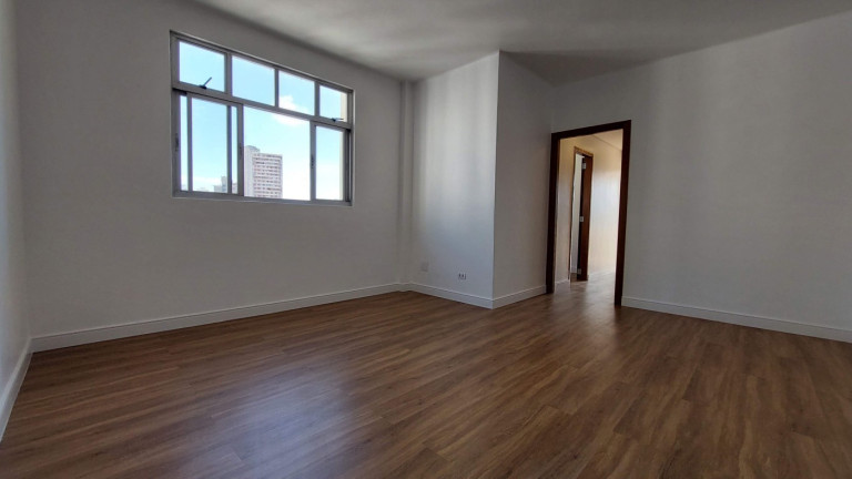 Imagem Apartamento com 2 Quartos à Venda, 76 m² em Centro - Curitiba