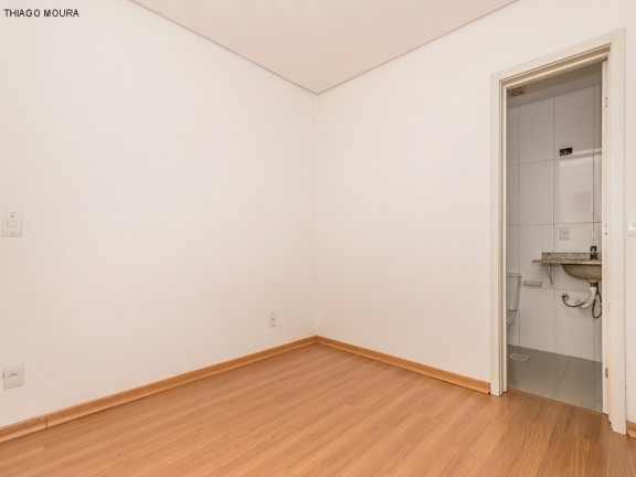 Imagem Imóvel com 2 Quartos à Venda, 156 m² em Jardim Itu - Porto Alegre Imagem Imóvel com 2 Quartos à Venda, 156 m² em Jardim Itu - Porto Alegre