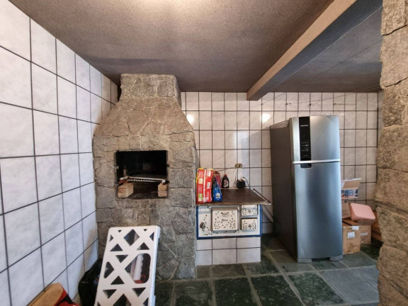 Imagem Sobrado com 4 Quartos à Venda, 240 m² em Capão Da Imbuia - Curitiba Imagem Sobrado com 4 Quartos à Venda, 240 m² em Capão Da Imbuia - Curitiba