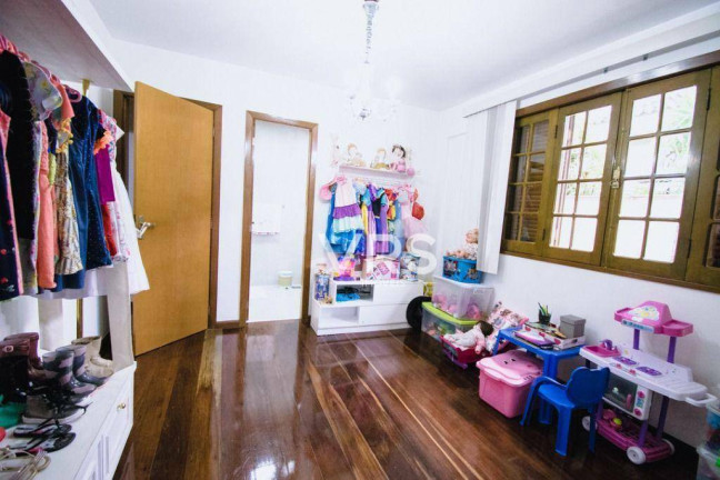 Imagem Casa com 4 Quartos à Venda, 232 m² em Carlos Guinle - Teresópolis