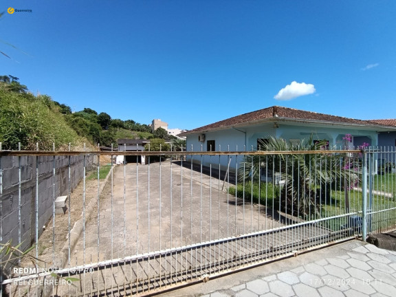 Terreno à Venda, 3.805 m² em Córrego Grande - Florianópolis