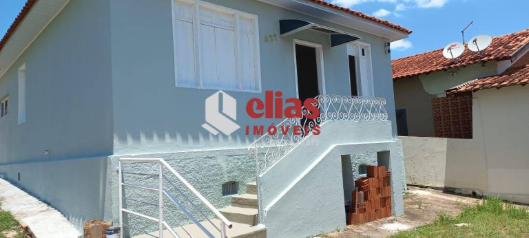 Casa com 3 Quartos para Alugar, 90 m² em Centro - Gália