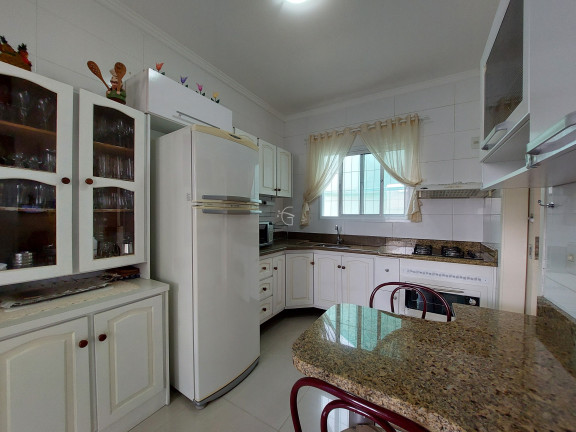 Imagem Casa com 3 Quartos à Venda, 130 m² em Glória - Joinville Imagem Casa com 3 Quartos à Venda, 130 m² em Glória - Joinville