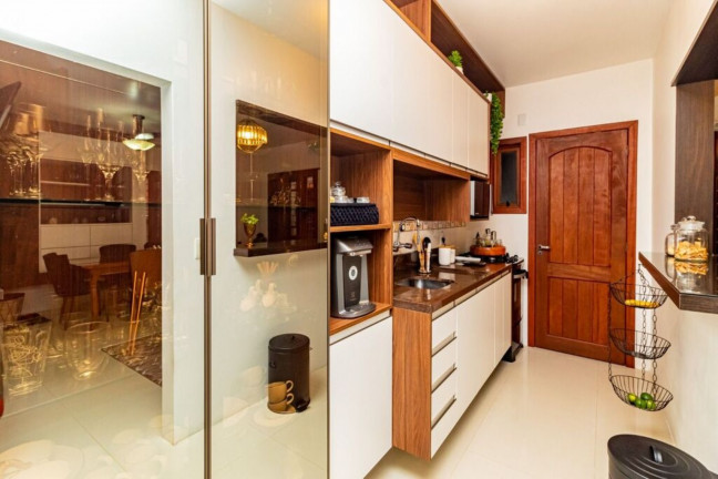 Imagem Imóvel com 3 Quartos à Venda, em Teresópolis - Porto Alegre Imagem Imóvel com 3 Quartos à Venda, em Teresópolis - Porto Alegre