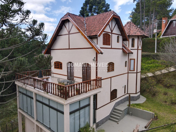 Casa com 4 Quartos à Venda, 300 m² em Região De Capivari - Campos Do Jordão