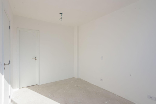 Imagem Kitnet com 1 Quarto à Venda, 29 m² em Centro - Curitiba Imagem Kitnet com 1 Quarto à Venda, 29 m² em Centro - Curitiba