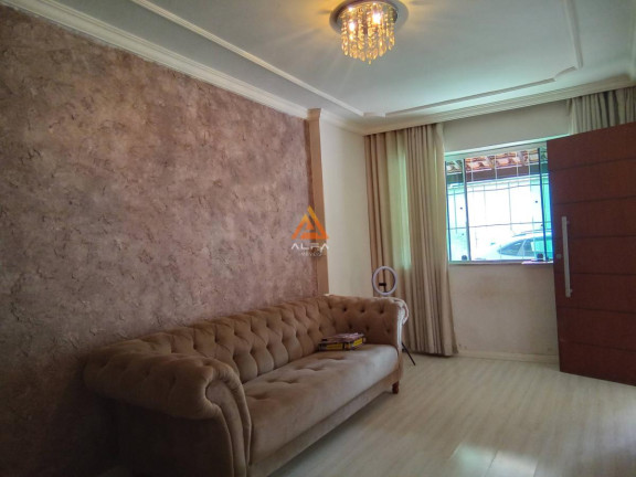 Casa com 3 Quartos à Venda, 84 m²
