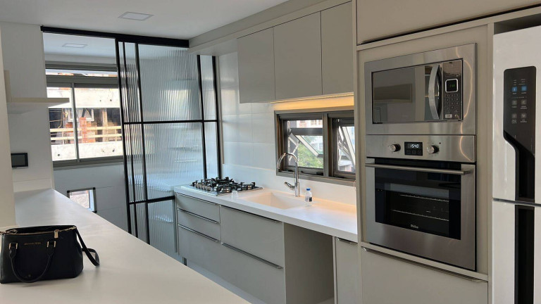 Imagem Cobertura com 3 Quartos para Alugar, 150 m² em Jurerê - Florianópolis Imagem Cobertura com 3 Quartos para Alugar, 150 m² em Jurerê - Florianópolis