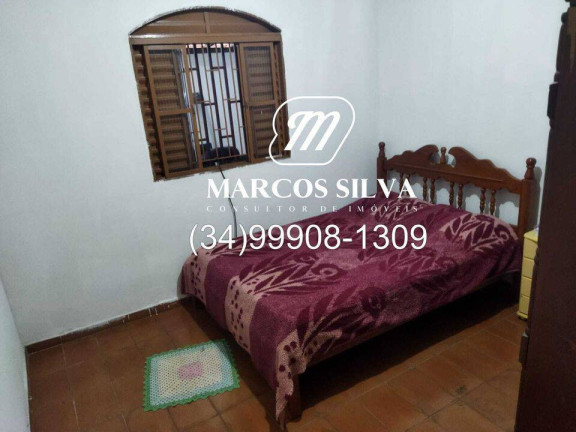 Imagem Casa com 3 Quartos à Venda, 300 m² em Segismundo Pereira - Uberlândia
