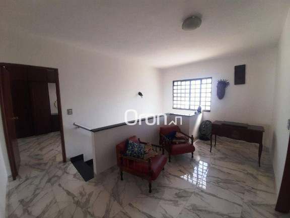 Imagem Sobrado com 3 Quartos à Venda, 270 m² em Jardim América - Goiânia