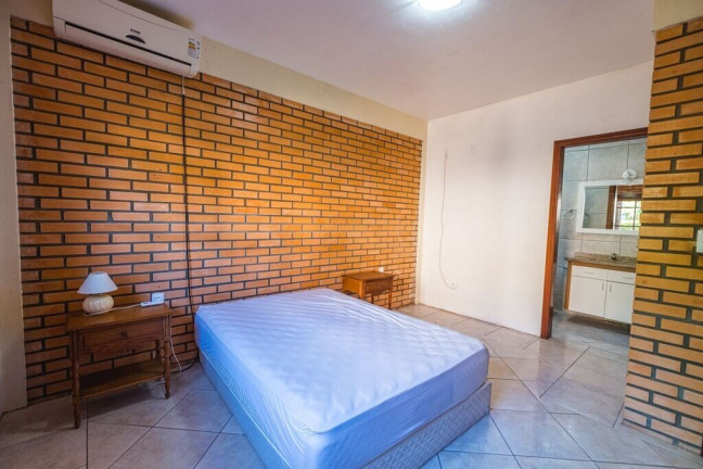 Imagem Casa de Condomínio com 3 Quartos à Venda, 160 m² em Cachoeira Do Bom Jesus - Florianópolis