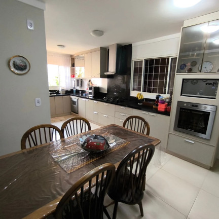 Imagem Casa com 5 Quartos à Venda, 220 m² em Parque Acalanto - Goiania Imagem Casa com 5 Quartos à Venda, 220 m² em Parque Acalanto - Goiania