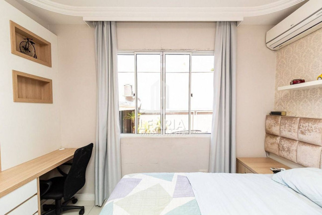Imagem Casa com 4 Quartos à Venda, 600 m² em Boqueirão - Curitiba Imagem Casa com 4 Quartos à Venda, 600 m² em Boqueirão - Curitiba