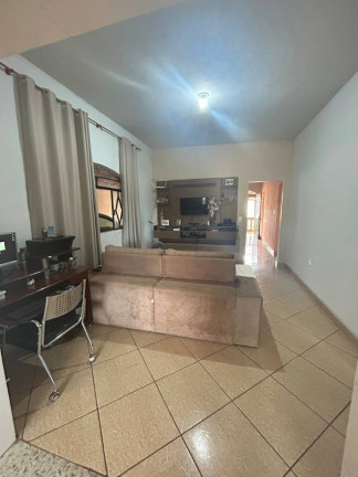 Imagem Casa com 5 Quartos à Venda, 500 m² em Centro - Itatiaiuçu