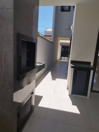 Imagem Sobrado com 3 Quartos à Venda, 120 m² em Centro - Barra Velha