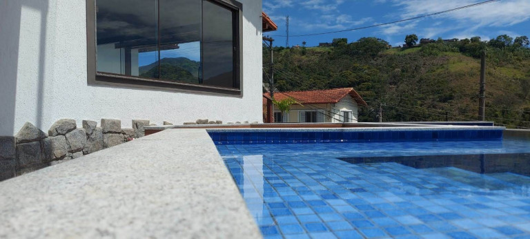 Imagem Casa com 4 Quartos à Venda, 382 m² em Parque São Luiz - Teresópolis