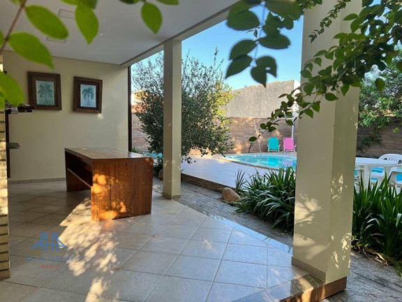 Casa com 4 Quartos à Venda, 247 m² em Carianos - Florianópolis