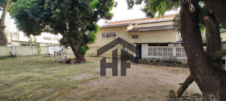 Imagem Casa com 4 Quartos à Venda, 225 m² em Casa Amarela - Recife