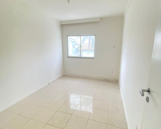 Imagem Casa com 4 Quartos à Venda, 220 m² em Buraquinho - Lauro De Freitas Imagem Casa com 4 Quartos à Venda, 220 m² em Buraquinho - Lauro De Freitas