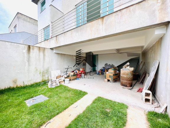 Imagem Casa com 3 Quartos à Venda, 170 m² em Cabral - Contagem