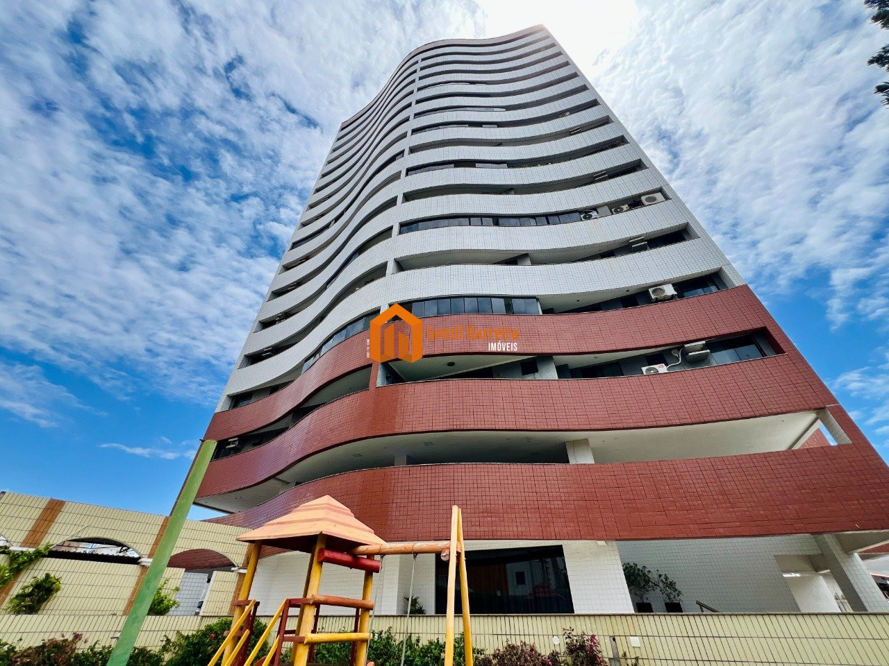 Apartamento com 4 Quartos à Venda,  em Papicu - Fortaleza