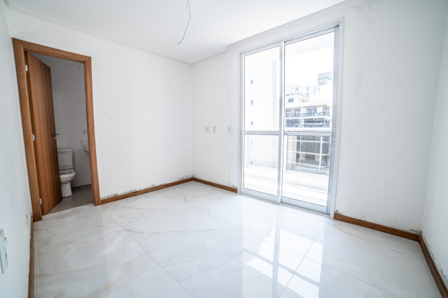 Imagem Imóvel com 4 Quartos à Venda, 261 m² em Praia Da Costa - Vila Velha Imagem Imóvel com 4 Quartos à Venda, 261 m² em Praia Da Costa - Vila Velha