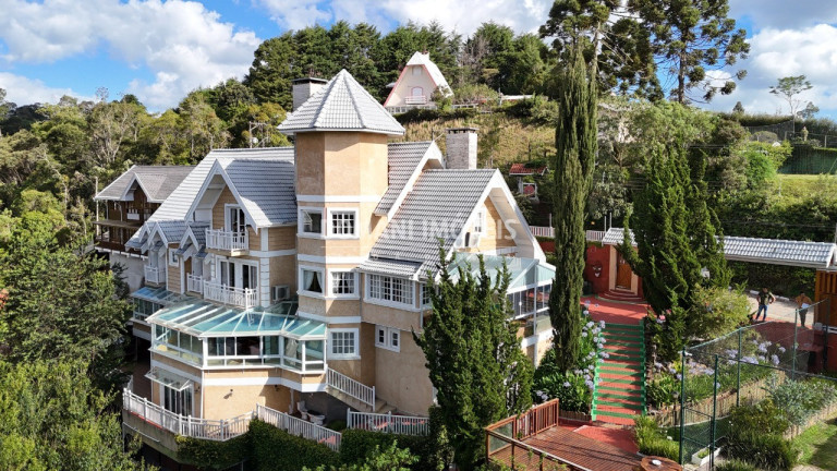 Imagem Casa com 5 Quartos à Venda, 800 m² em Região Do Alto Do Capivari - Campos Do Jordão Imagem Casa com 5 Quartos à Venda, 800 m² em Região Do Alto Do Capivari - Campos Do Jordão