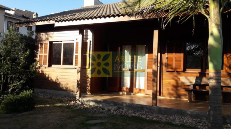 Imagem Casa com 3 Quartos à Venda, 118 m² em Canto Grande - Bombinhas