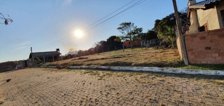 Imagem Terreno à Venda, 300 m² em Centro - Viamão Imagem Terreno à Venda, 300 m² em Centro - Viamão