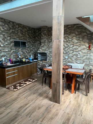 Sobrado com 3 Quartos à Venda, 290 m² em Setor Central - Campo Limpo De Goiás