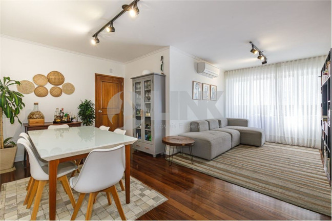 Apartamento com 3 Quartos à Venda, 109 m² em Auxiliadora - Porto Alegre