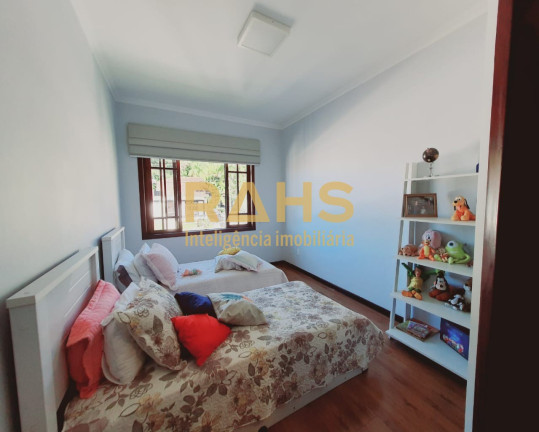 Imagem Casa com 4 Quartos à Venda, 420 m² em Anita Garibaldi - Joinville Imagem Casa com 4 Quartos à Venda, 420 m² em Anita Garibaldi - Joinville