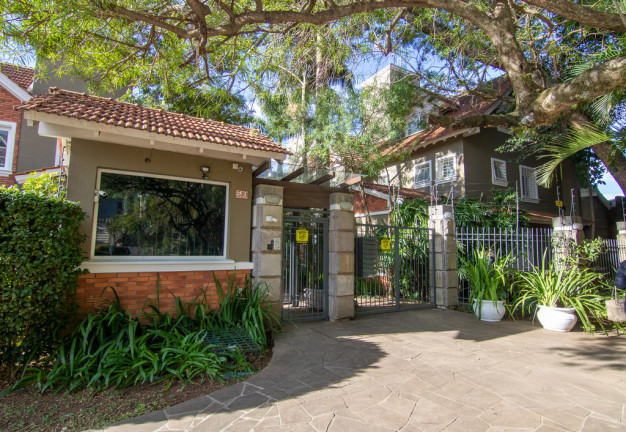 Imagem Casa com 4 Quartos à Venda, em Três Figueiras - Porto Alegre Imagem Casa com 4 Quartos à Venda, em Três Figueiras - Porto Alegre