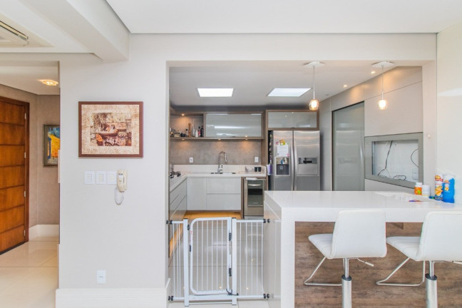Imagem Casa com 3 Quartos à Venda, 241 m² em Agronomia - Porto Alegre