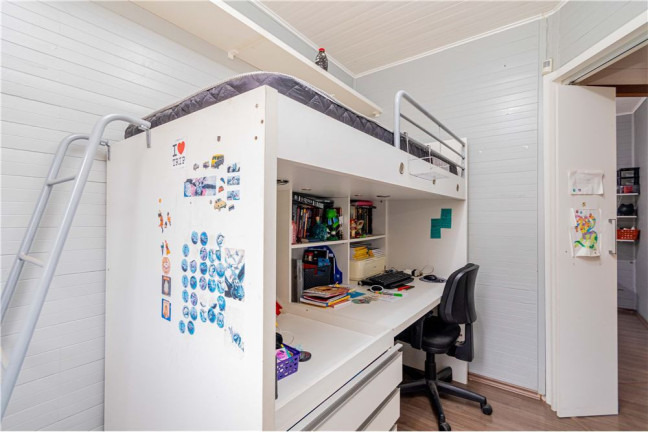Imagem Casa com 4 Quartos à Venda,  em Sarandi - Porto Alegre