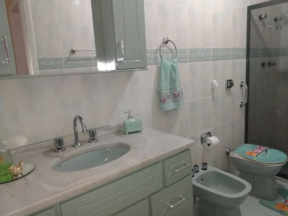 Imagem Casa com 4 Quartos à Venda, 188 m² em Jardim Lindóia - Porto Alegre Imagem Casa com 4 Quartos à Venda, 188 m² em Jardim Lindóia - Porto Alegre