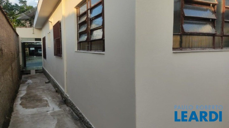 Imagem Casa com 2 Quartos à Venda, 230 m² em Vila Helena - Santo André Imagem Casa com 2 Quartos à Venda, 230 m² em Vila Helena - Santo André