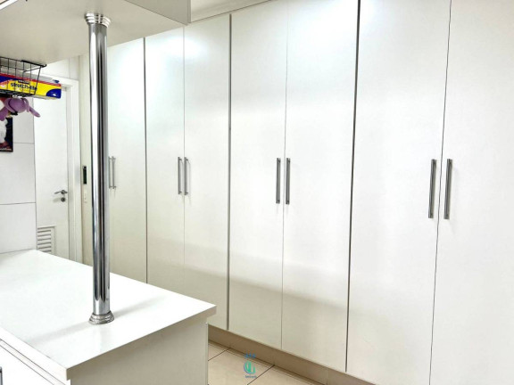 Imagem Apartamento com 3 Quartos à Venda, 261 m² Imagem Apartamento com 3 Quartos à Venda, 261 m²