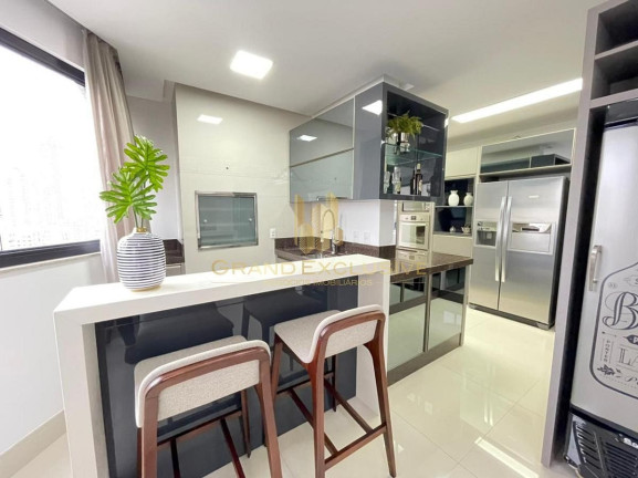 Imagem Apartamento com 3 Quartos à Venda, 132 m² em Centro - Balneário Camboriú Imagem Apartamento com 3 Quartos à Venda, 132 m² em Centro - Balneário Camboriú