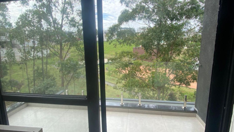 Imagem Imóvel com 3 Quartos à Venda, 220 m² Imagem Imóvel com 3 Quartos à Venda, 220 m²
