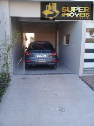 Imagem Casa com 3 Quartos à Venda, 221 m² em Laranjal - Pelotas Imagem Casa com 3 Quartos à Venda, 221 m² em Laranjal - Pelotas