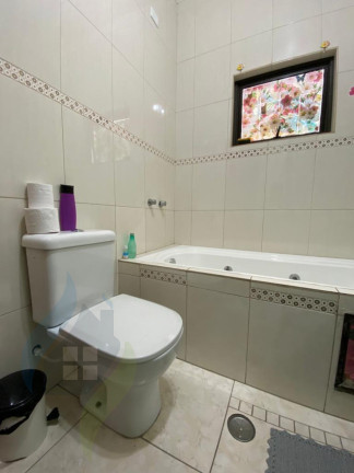 Imagem Casa com 3 Quartos à Venda, 223 m² em Jardim Guarará - Santo André