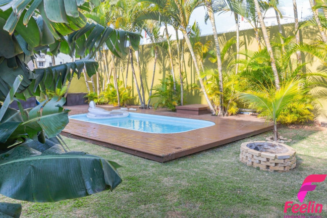 Casa com 4 Quartos à Venda, 300 m² em Campeche - Florianópolis