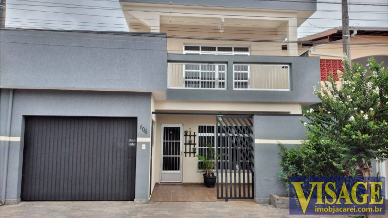 Casa com 4 Quartos à Venda,  em Cid. Jardim - Jacareí